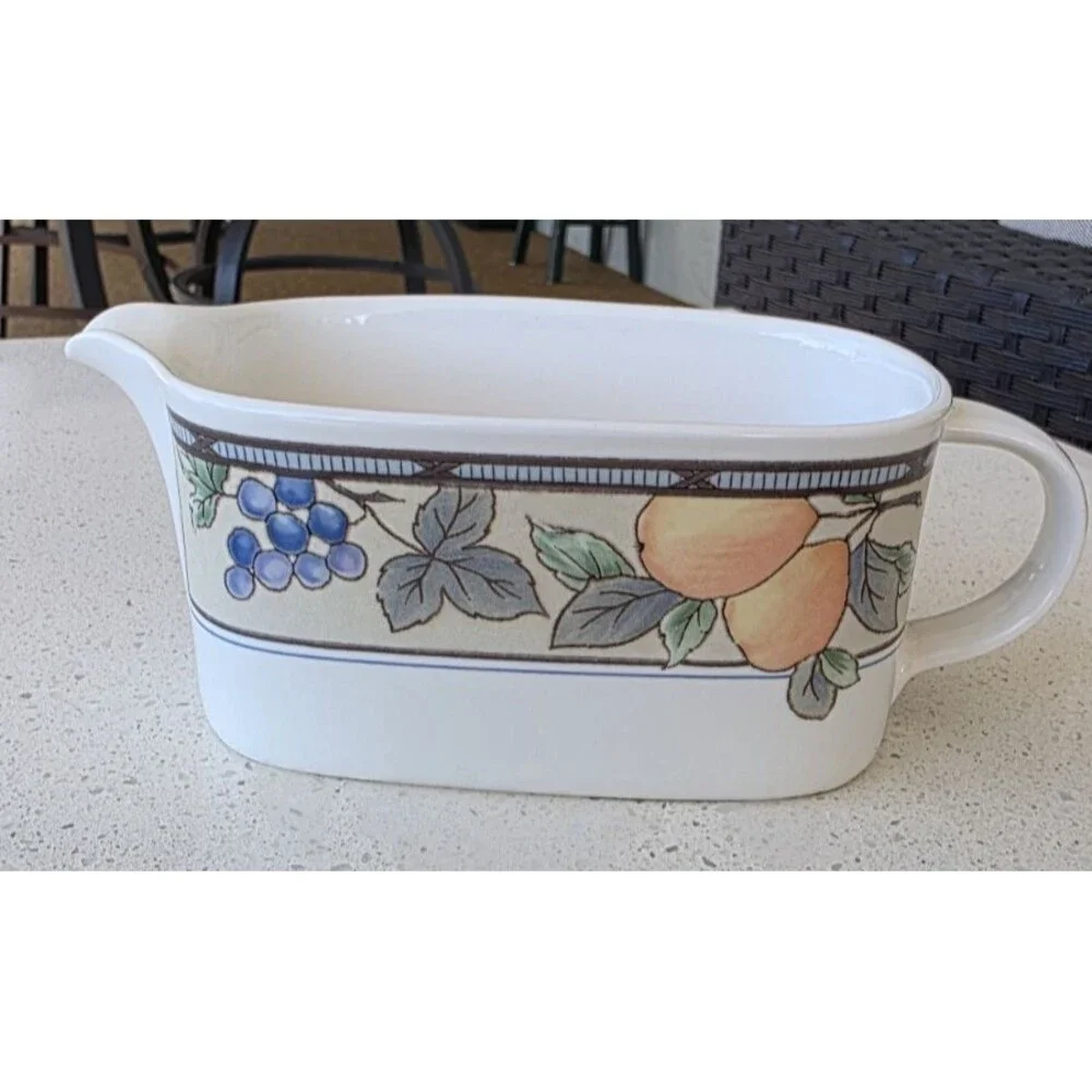 Mikasa Intaglio Gravy Boat in GARDEN HARVEST